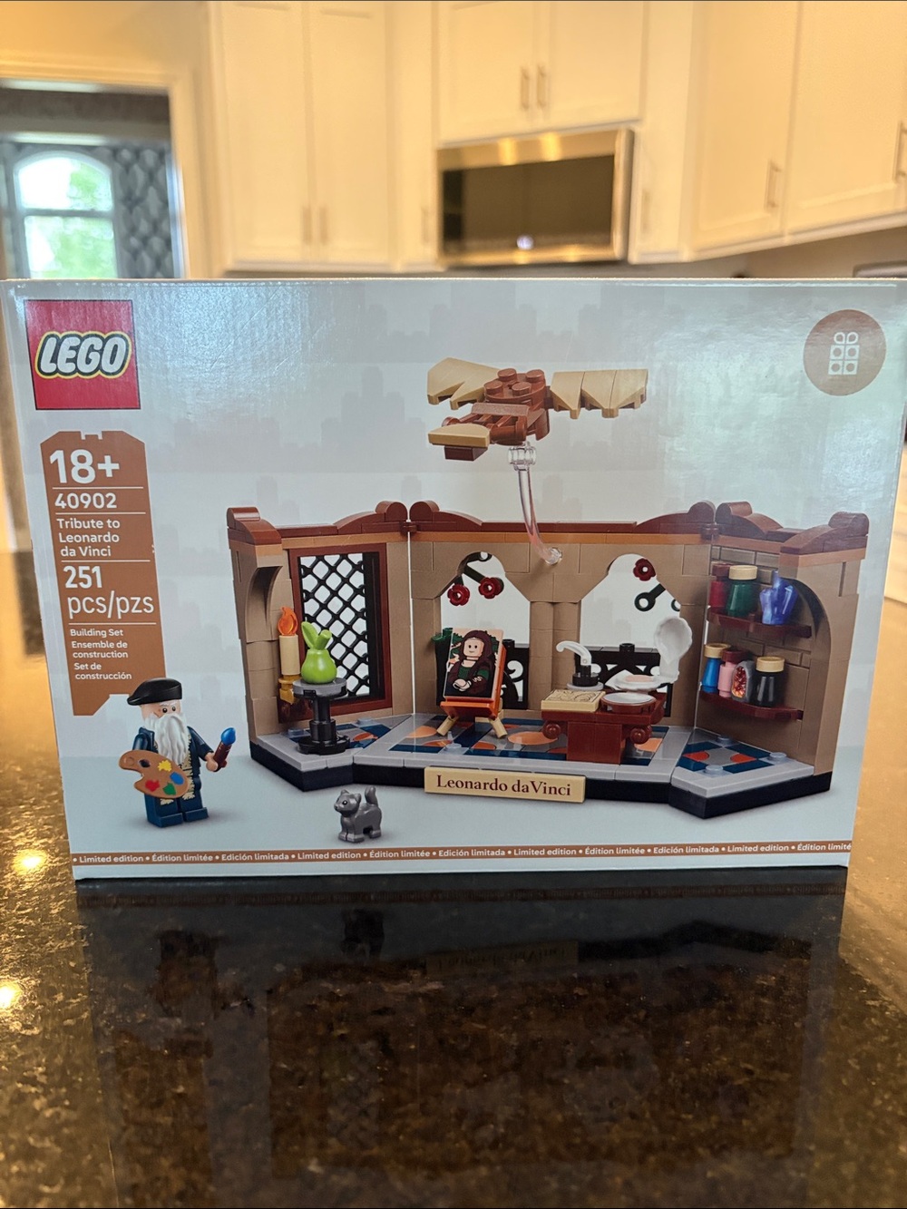 LEGO Brown Tan Blue Leonardo da Vinci Tribute Display Set